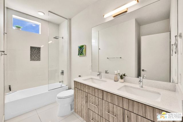 173 The riv, Palm Springs CA: https://media.crmls.org/mediaz/07df5c1e-0c42-49a8-bac9-3d385bedd1dc.jpg