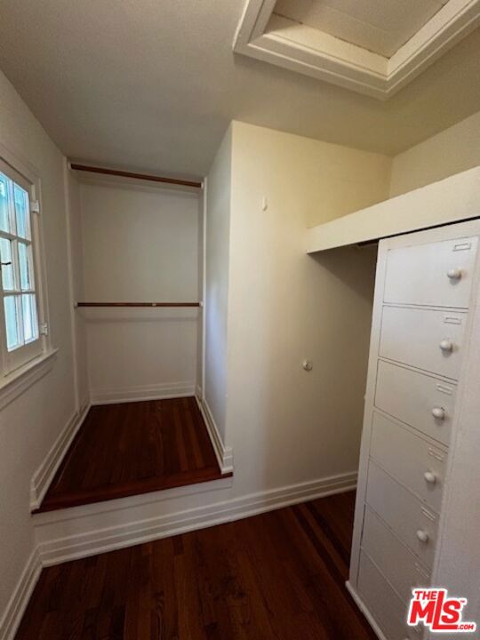 2044 2046 N Highland Avenue, Los Angeles CA: https://media.crmls.org/mediaz/07dfa20b-03eb-498c-8ec1-899dbdd5dab3.jpg