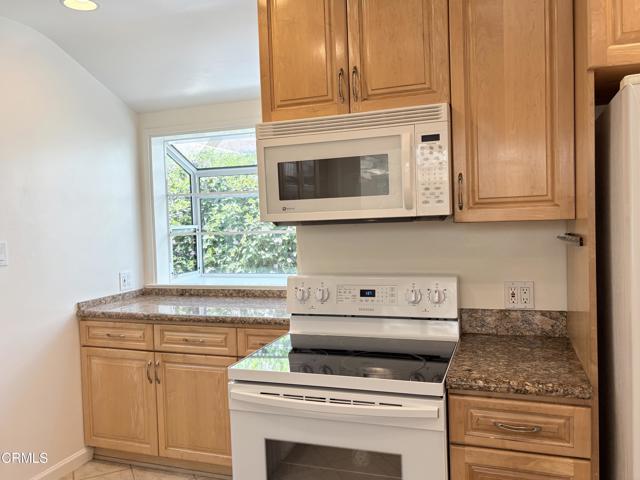 Detail Gallery Image 9 of 32 For 4811 Hill St, La Canada Flintridge,  CA 91011 - 3 Beds | 2 Baths