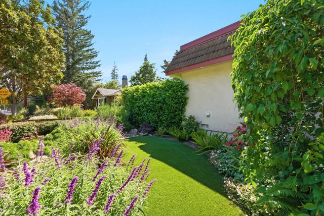 435 Edgewood Road, Redwood City CA: https://media.crmls.org/mediaz/07e02d0e-85e2-4861-b531-65a5116c51c5.jpg