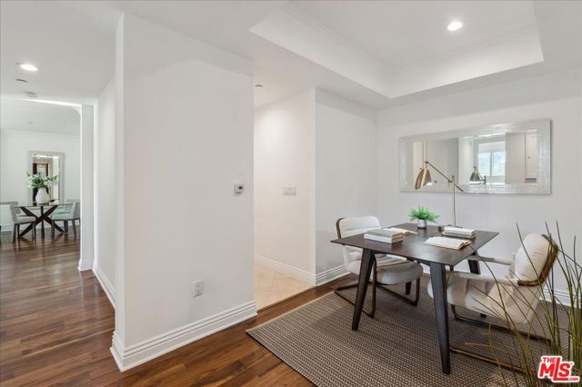 261 S Reeves Drive, Beverly Hills CA: https://media.crmls.org/mediaz/07e0994e-6325-4ebf-81dd-97e479d19e77.jpg
