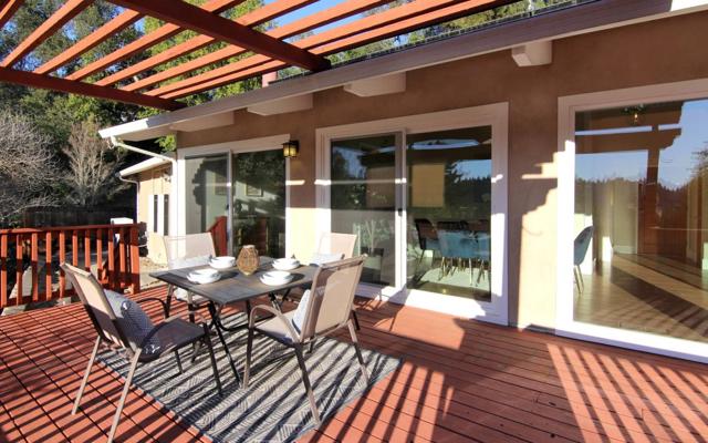 23416 Sunset Drive, Los Gatos CA: https://media.crmls.org/mediaz/07e09956-71c9-47f5-8f1b-dccd73e62679.jpg