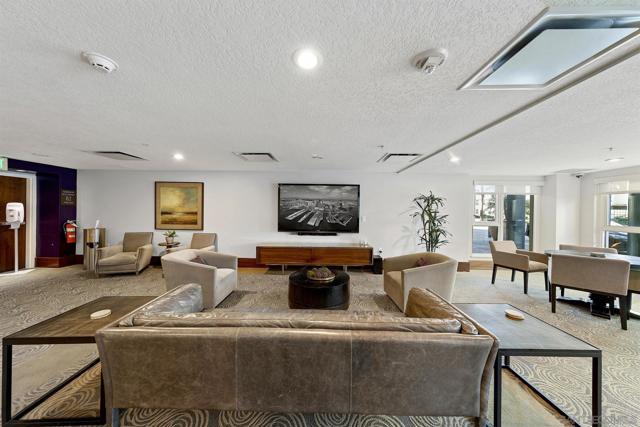 1199 Pacific Hwy, San Diego CA: https://media.crmls.org/mediaz/07e16f66-733a-4c08-bd9a-596f137fc44a.jpg