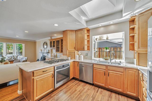 9694 Ashby way, San Ramon CA: https://media.crmls.org/mediaz/07e17898-708f-4916-bec2-3ae67b64d372.jpg