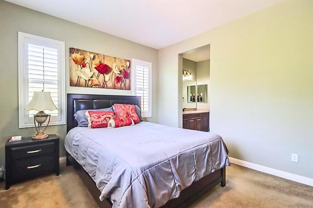 466 Agua Vista Dr, Chula Vista CA: https://media.crmls.org/mediaz/07e1e48d-9284-4fad-bc69-9ea775c78814.jpg