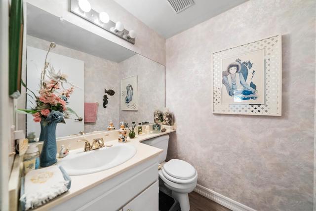 2100 Northshore Drive, Chula Vista CA: https://media.crmls.org/mediaz/07e1fb50-e815-4243-bb61-6a9814c019c9.jpg