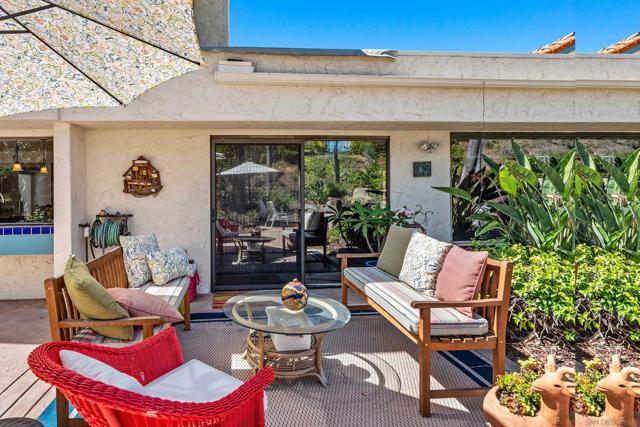 13414 Calle Colina, Poway CA: https://media.crmls.org/mediaz/07e297b3-0b82-4d45-9aaa-ed54066c01ba.jpg