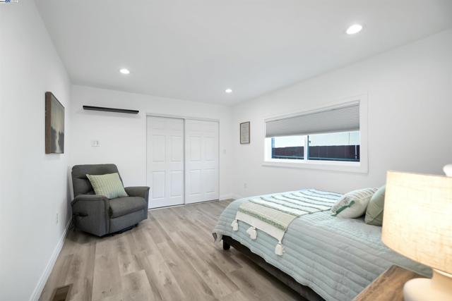 3254 Keith Ave, Castro Valley CA: https://media.crmls.org/mediaz/07e29ae7-becc-4ae3-bf86-6751df8f434b.jpg