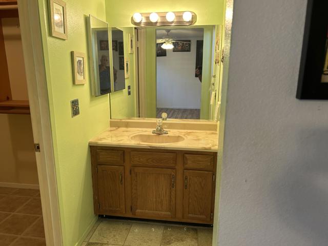 43705 Warner Trail, Palm Desert CA: https://media.crmls.org/mediaz/07e29ce0-6297-4515-a0ad-06d82dd28bac.jpg
