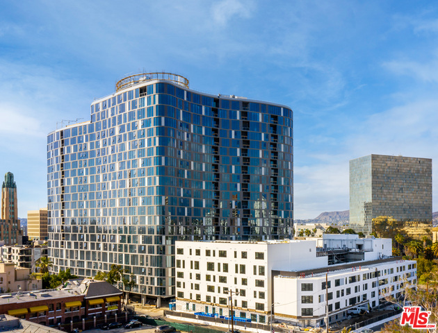 2801 Sunset Place, Los Angeles CA: https://media.crmls.org/mediaz/07e34e13-ac95-4701-bccf-0937cffa57ae.jpg