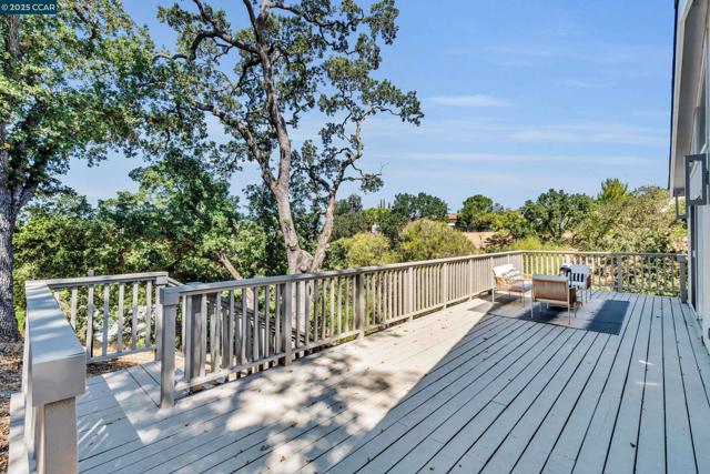 127 Caminar Way, Walnut Creek CA: https://media.crmls.org/mediaz/07e44566-7d0f-4e5a-9aea-ba1f0a84c291.jpg