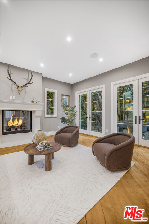 439 S Spalding Dr, Beverly Hills CA: https://media.crmls.org/mediaz/07e457af-cbee-4f76-a7ef-366c63b9f2c4.jpg
