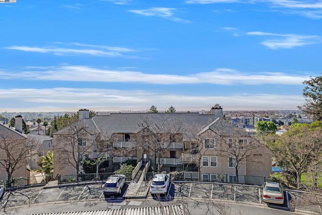 Image 8 of 36 For 681 Royston Ln  331