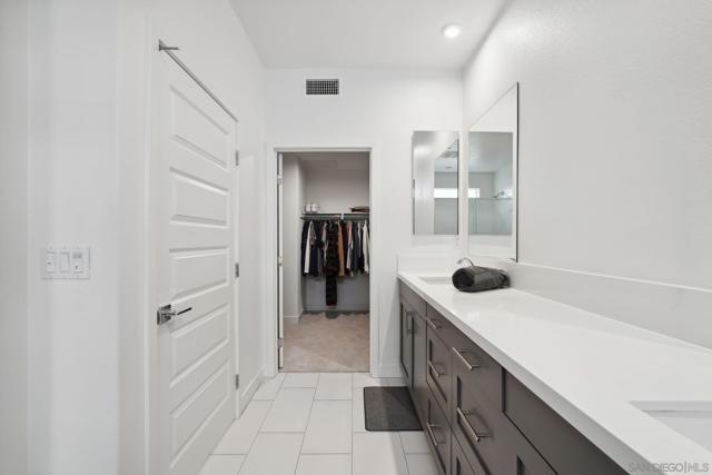 2942 Franklin, San Diego CA: https://media.crmls.org/mediaz/07e5f3ed-deb5-4e35-a116-8c841a00909d.jpg