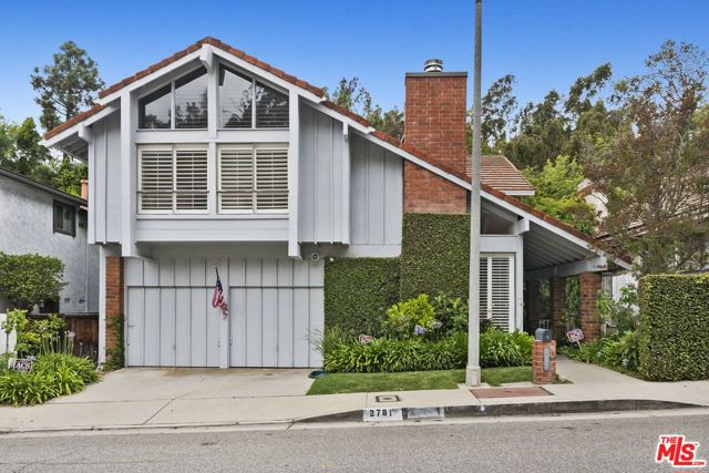 2781 Woodwardia Drive, Los Angeles CA: https://media.crmls.org/mediaz/07e639b0-26de-4cd5-a849-0789211e062b.jpg