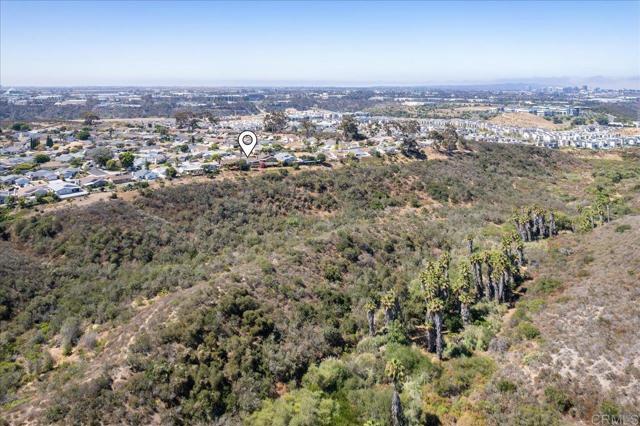 7502 Northrup Drive, San Diego CA: https://media.crmls.org/mediaz/07e875a6-b3bd-4f34-bb25-c2827a54a3a0.jpg