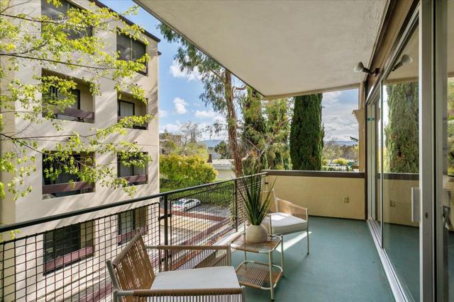 455 Grant Avenue, Palo Alto CA: https://media.crmls.org/mediaz/07e8e188-76a7-4d59-a382-2e7e50ec364c.jpg
