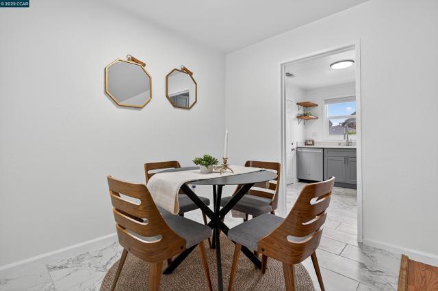 2921 Rollingwood Dr, San Pablo CA: https://media.crmls.org/mediaz/07e8f369-b38d-420b-afc4-db0e32d3c169.jpg