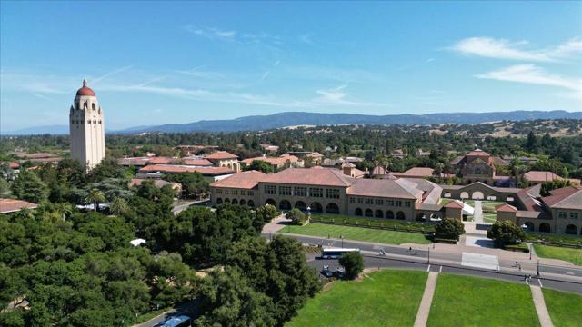 762 University Avenue, Palo Alto CA: https://media.crmls.org/mediaz/07e8fdc7-3348-4aae-9942-94bd7f561d62.jpg