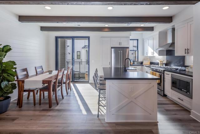 Detail Gallery Image 3 of 31 For 1403 Anacona Pl #103,  Encinitas,  CA 92024 - 2 Beds | 2/1 Baths