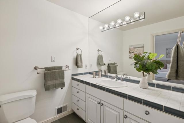 581 Laurent Road, Hillsborough CA: https://media.crmls.org/mediaz/07e9174c-1b61-4593-81e8-eb75715744f0.jpg