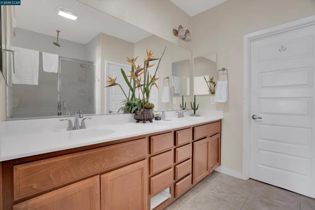 1030 Clear Lake Dr, Oakley CA: https://media.crmls.org/mediaz/07ea32bf-5d68-430b-aa03-4e78052d19e7.jpg