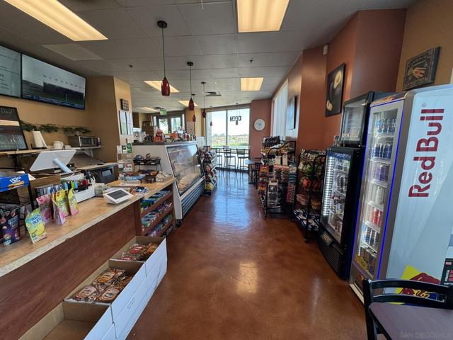 9350 Waxie Way #150, San Diego CA: https://media.crmls.org/mediaz/07ea9eb3-833c-4afb-9f26-0673ac751d4e.jpg