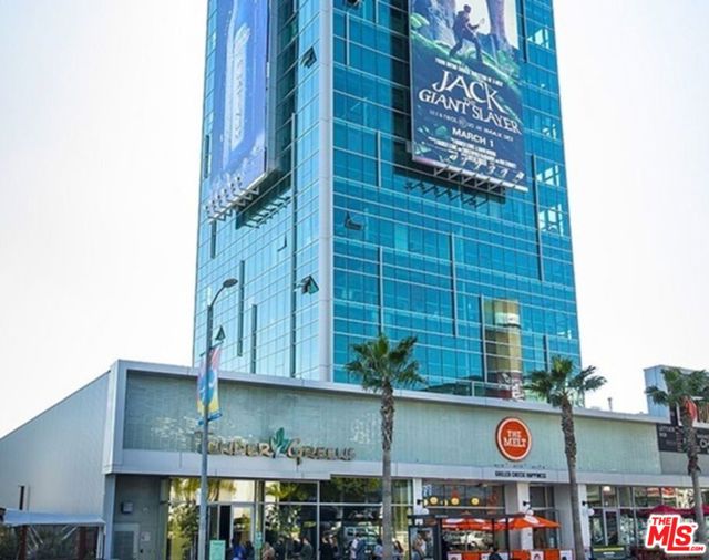 1480 VINE Street, Los Angeles CA: https://media.crmls.org/mediaz/07eab981-2443-48c1-bfb3-364bced80769.jpg