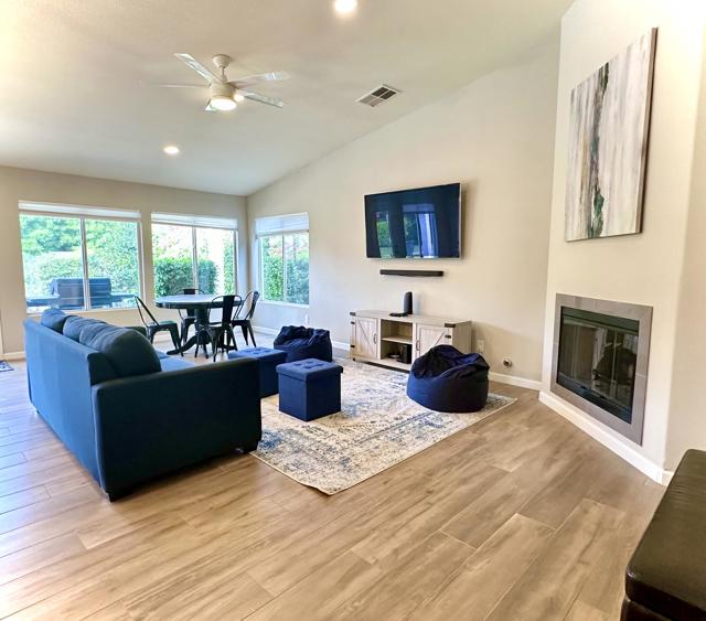 47875 Via Firenze, La Quinta CA: https://media.crmls.org/mediaz/07eadf4f-6158-474e-8cc3-da3e66ecec03.jpg