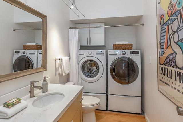 3 Oak Forest Court, Portola Valley CA: https://media.crmls.org/mediaz/07eaf5bc-16c4-4806-8c6c-2ff1ec746eac.jpg