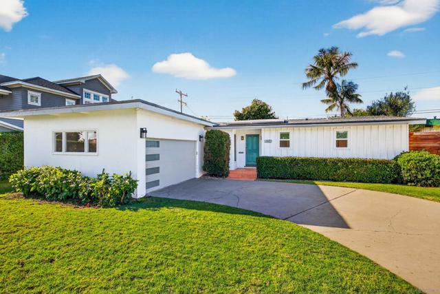 660 Cabrillo Ave, Coronado CA: https://media.crmls.org/mediaz/07eaf896-87c3-465f-bd4f-6502fc420dbb.jpg