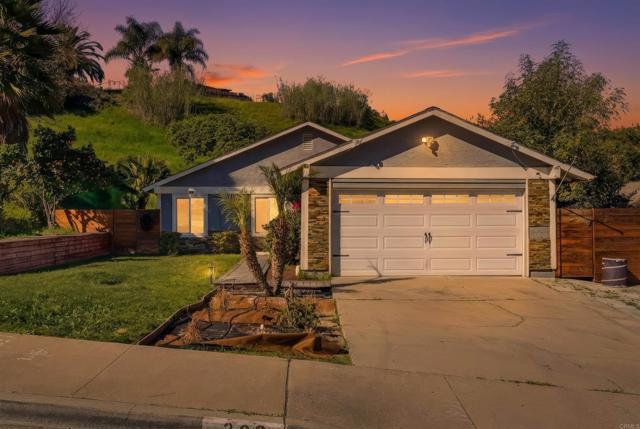 Detail Gallery Image 2 of 44 For 302 Worthington St, Spring Valley,  CA 91977 - 3 Beds | 2 Baths