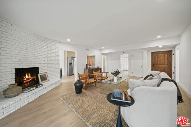 10026 Mclennan Avenue photo 4