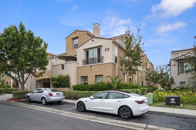 644 Hatfield Dr, San Marcos CA: https://media.crmls.org/mediaz/07ebe82c-ddab-445f-9605-170d2ddf39f9.jpg