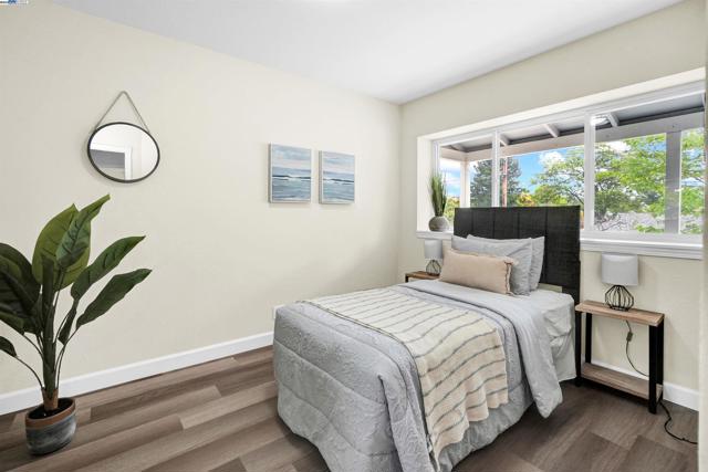 19157 San Miguel Ave, Castro Valley CA: https://media.crmls.org/mediaz/07eca412-7210-4364-96cd-ea8ce0c2773d.jpg