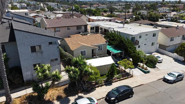 4235 4237 49TH ST, San Diego CA: https://media.crmls.org/mediaz/07ecb018-587f-4dbc-bab2-fa4caecb7e1b.jpg