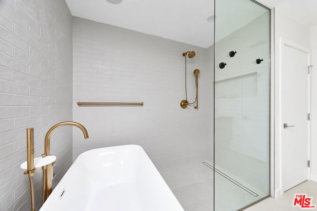 310 Beloit Avenue, Los Angeles CA: https://media.crmls.org/mediaz/07ecd19d-c84f-4852-9d5d-d08ac0fd50f6.jpg