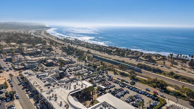 1007 Genie Ln, Cardiff by the Sea CA: https://media.crmls.org/mediaz/07ecfe4a-d543-4d05-85bc-0538720c5658.jpg