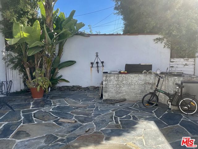 6356 W 6th Street, Los Angeles CA: https://media.crmls.org/mediaz/07ed310f-0bbb-4677-b6a5-2fc30ce8daeb.jpg