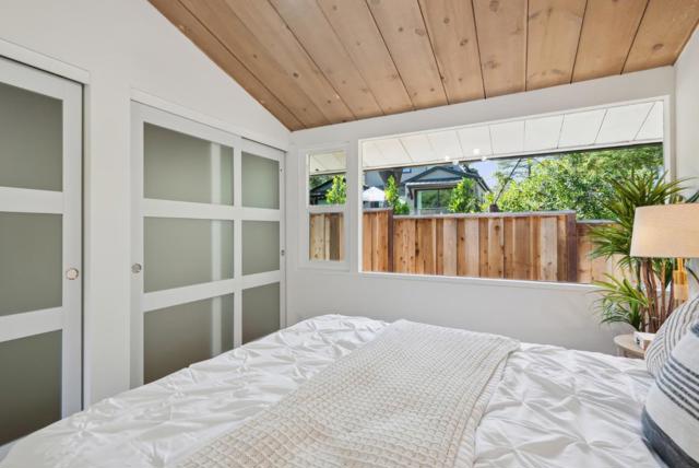 2047 Sharon Road, Menlo Park CA: https://media.crmls.org/mediaz/07ed9e05-630c-43a8-ac18-3a3fc52510c1.jpg