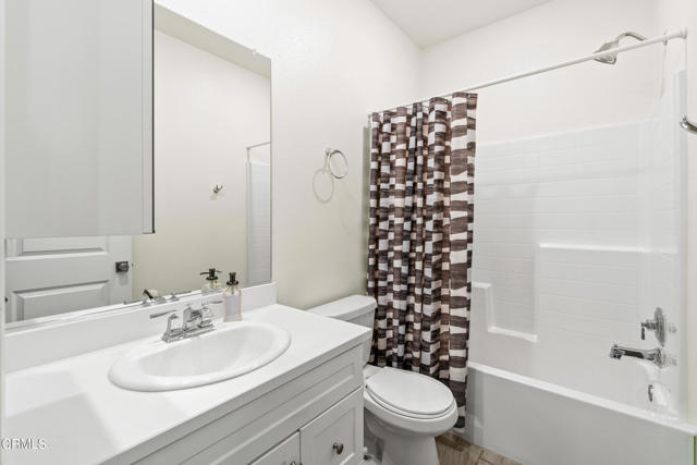 490 Jubilee Place, Santa Paula CA: https://media.crmls.org/mediaz/07ee3e71-23b4-43cc-b437-55ba59cde316.jpg