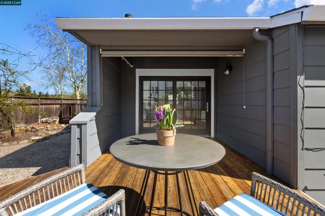 1716 Saint Andrews Drive, Moraga CA: https://media.crmls.org/mediaz/07ee56ff-b555-4541-9486-bf16c8611078.jpg