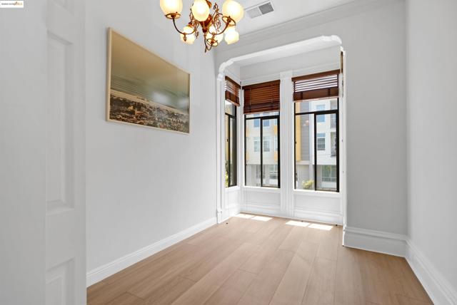 2654 Bush St, San Francisco CA: https://media.crmls.org/mediaz/07f0b0e9-cd41-4e27-879f-57e2c5fd4d1a.jpg