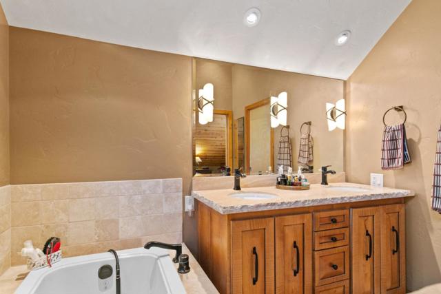 21900 Parrott Ranch Road, Carmel Valley CA: https://media.crmls.org/mediaz/07f0ec2f-749f-4bf7-9bf6-6a3a84943426.jpg