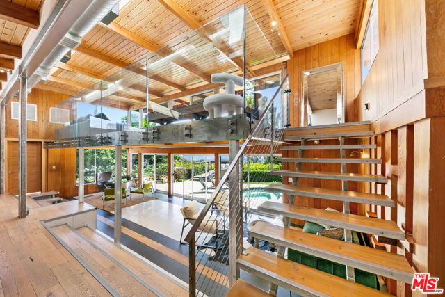 1470 N Tigertail Road, Los Angeles CA: https://media.crmls.org/mediaz/07f16ca1-faec-43c7-9c24-69cd3f7d561f.jpg