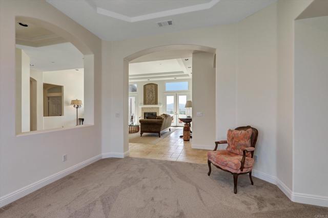4009 11 Flowerwood Lane, Fallbrook CA: https://media.crmls.org/mediaz/07f1d273-26ff-4f35-8209-9e5c233e901f.jpg