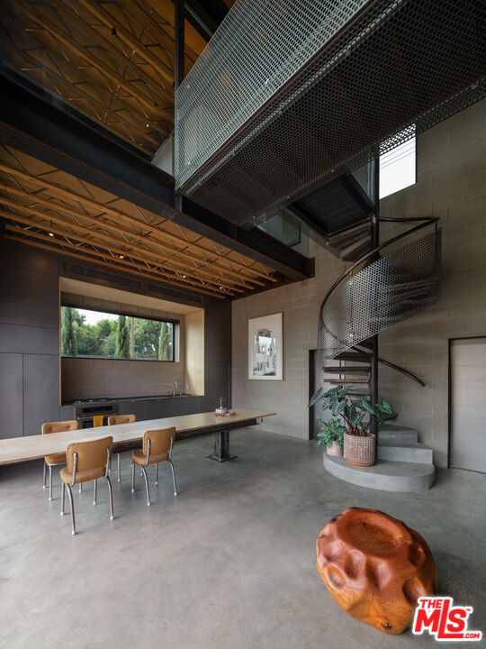 5701 7th Avenue, Los Angeles CA: https://media.crmls.org/mediaz/07f24e4a-86e9-4041-8c63-6dde559c4eaa.jpg