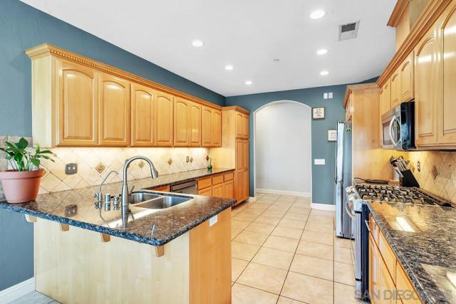 22318 Casa De Carol, Ramona CA: https://media.crmls.org/mediaz/07f26124-074f-4ee7-b659-b3af5b80c3ab.jpg