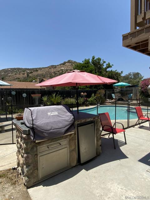 10320 Plaza Paseo Dr., Lakeside CA: https://media.crmls.org/mediaz/07f2f37a-b156-4c57-9bec-6d2e210cbde1.jpg