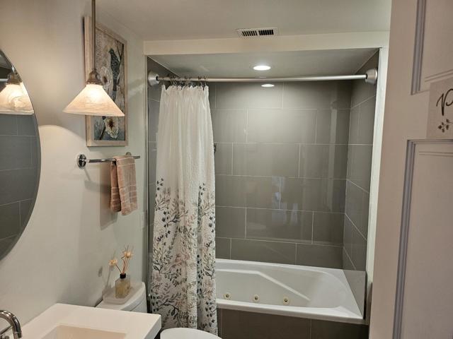 More of guest bath 1 of 3